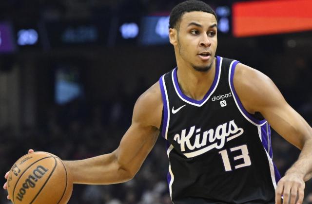 西部季后赛超巨环伺 有了他国王防守底气十足