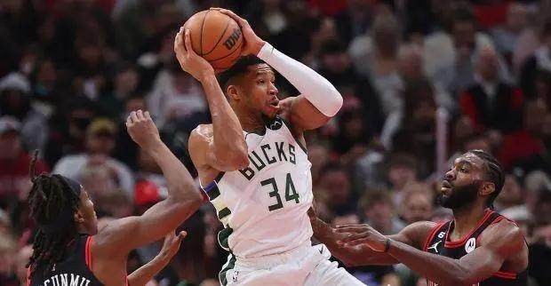 世俱杯网址-39次出手换来恐怖数据 雄鹿4连败急需为字母减负